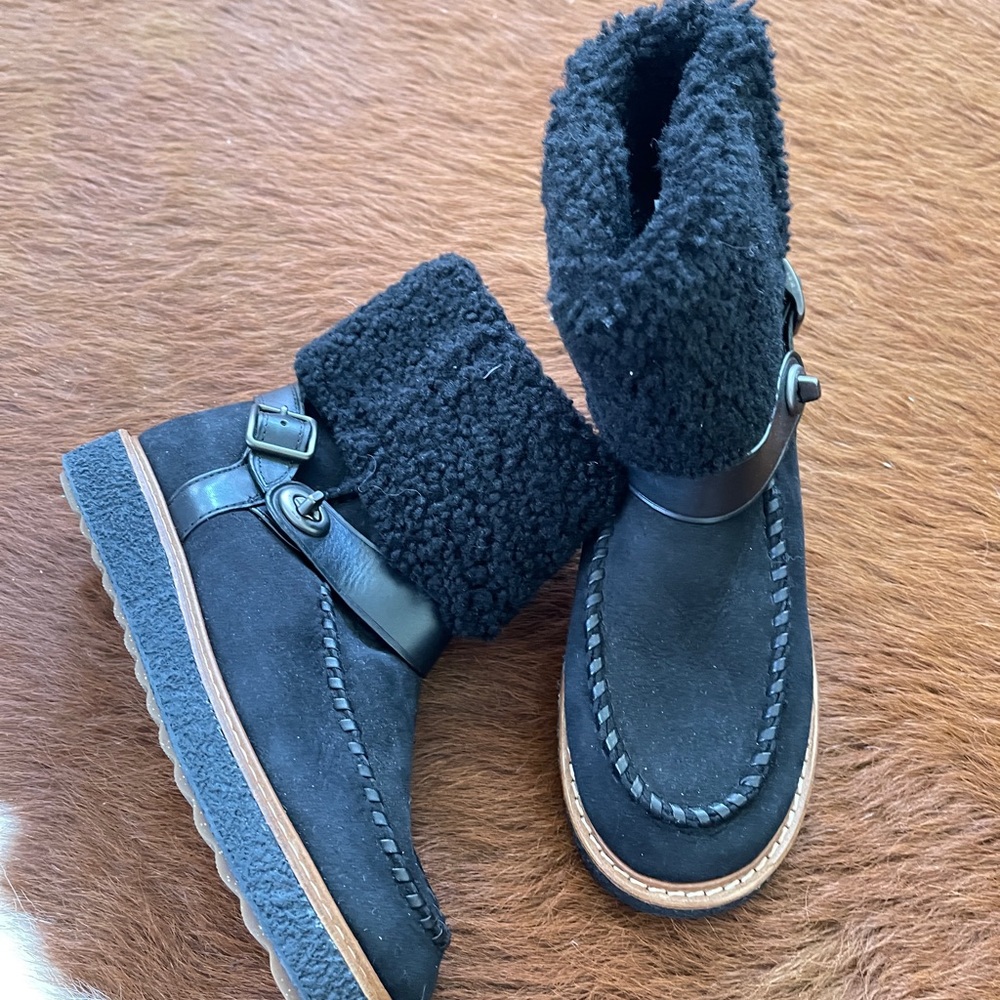 Coach Moto Shearling Women Winter Boots Turn Lock Harness Black Suede Size 5 New - Picture 8 of 12